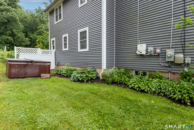 18 Hicksville Road, Cromwell, CT 06416