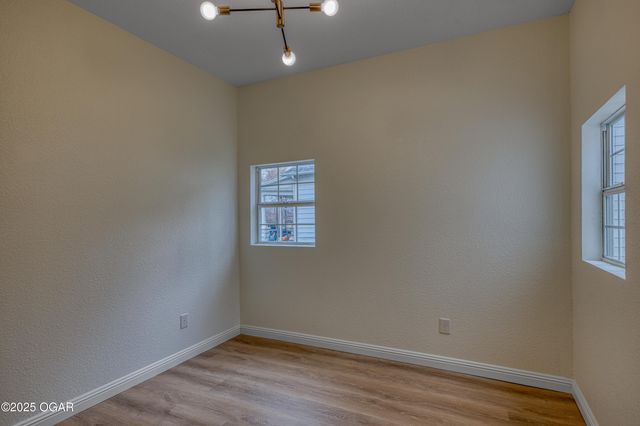 211 N Moffet Avenue, Joplin, MO 64801