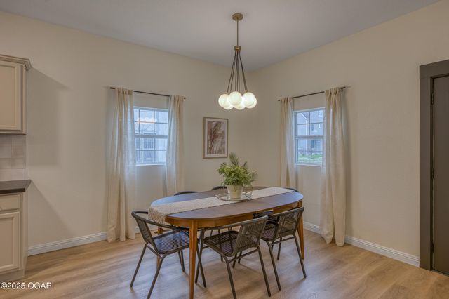 211 N Moffet Avenue, Joplin, MO 64801