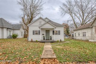 211 N Moffet Avenue, Joplin, MO 64801