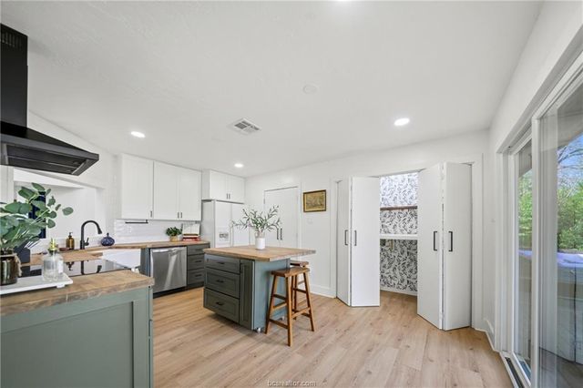 8052 Perry Lane, College Station, TX 77845
