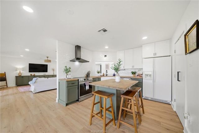 8052 Perry Lane, College Station, TX 77845