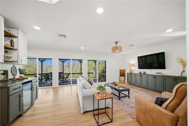 8052 Perry Lane, College Station, TX 77845