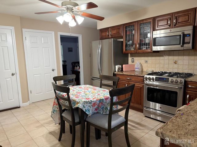 126 Florence Avenue, Colonia, NJ 07067