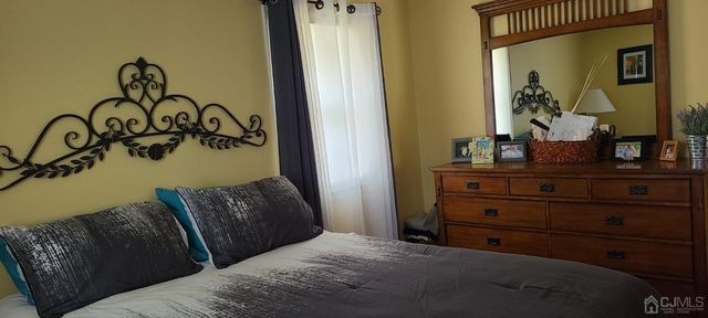126 Florence Avenue, Colonia, NJ 07067