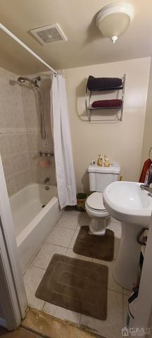 126 Florence Avenue, Colonia, NJ 07067