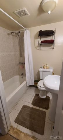 126 Florence Avenue, Colonia, NJ 07067