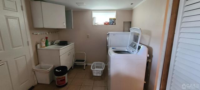 126 Florence Avenue, Colonia, NJ 07067