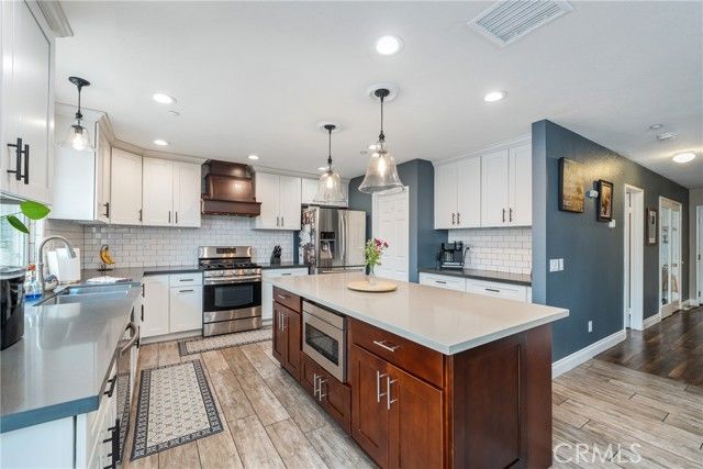 15532 Skylark Avenue, Fontana, CA 92336