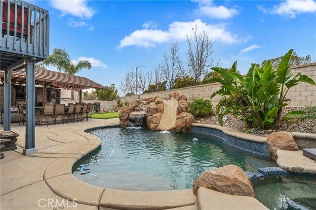 15532 Skylark Avenue, Fontana, CA 92336