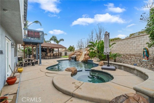 15532 Skylark Avenue, Fontana, CA 92336