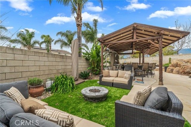 15532 Skylark Avenue, Fontana, CA 92336