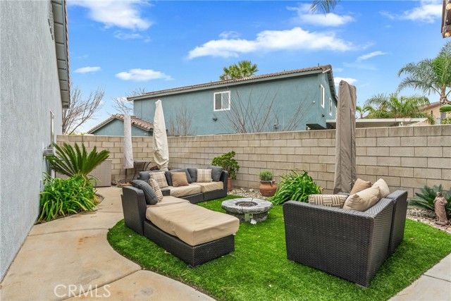 15532 Skylark Avenue, Fontana, CA 92336