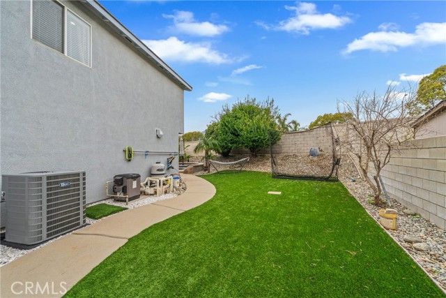 15532 Skylark Avenue, Fontana, CA 92336