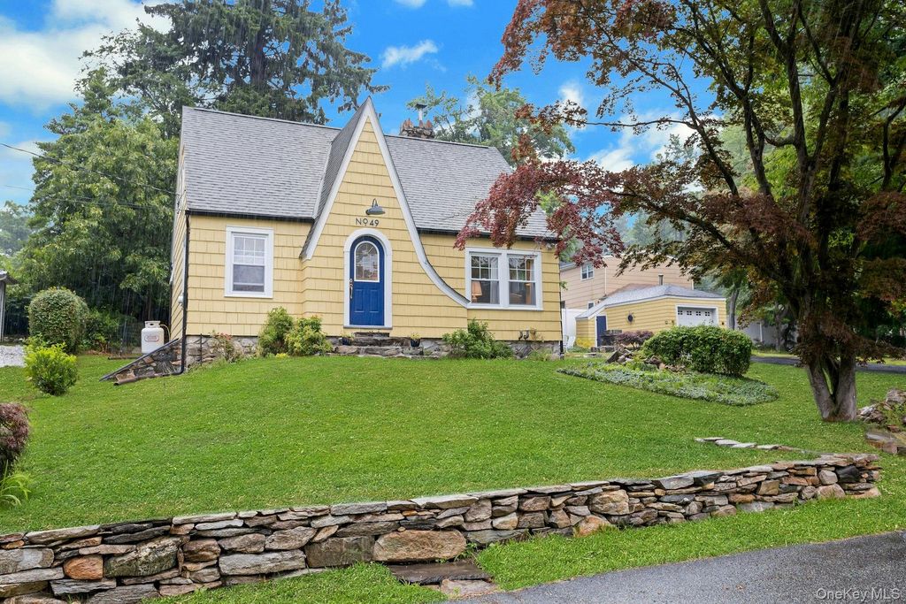 49 Lakeview Drive, Putnam Valley, NY 10579