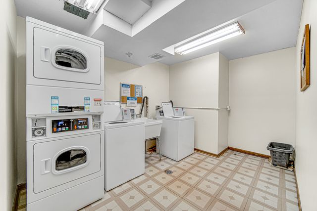 903 Elder Road 7, Homewood, IL 60430