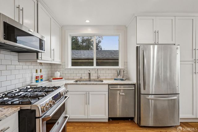 25 crestmont Drive, San Francisco, CA 94131