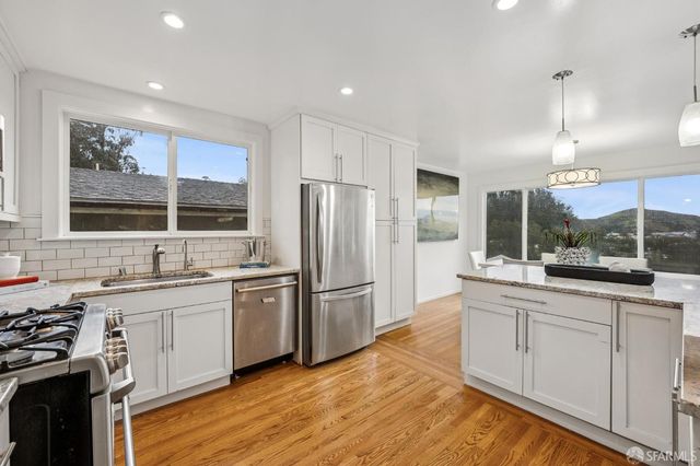 25 crestmont Drive, San Francisco, CA 94131