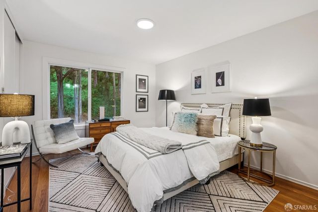 25 crestmont Drive, San Francisco, CA 94131