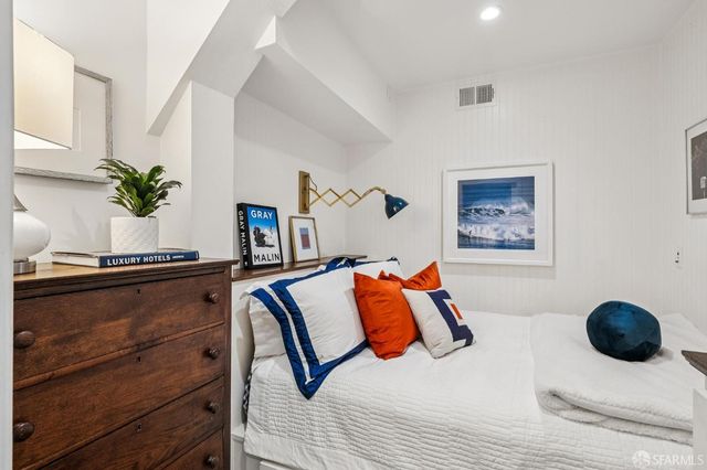 25 crestmont Drive, San Francisco, CA 94131