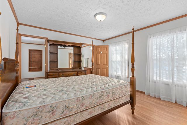 739 S Belford Road, Hebron, IN 46341