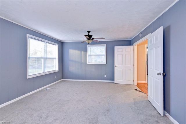 10 Whipple DR, Hampton, VA 23663