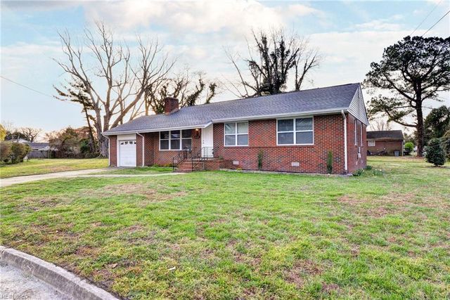 10 Whipple DR, Hampton, VA 23663