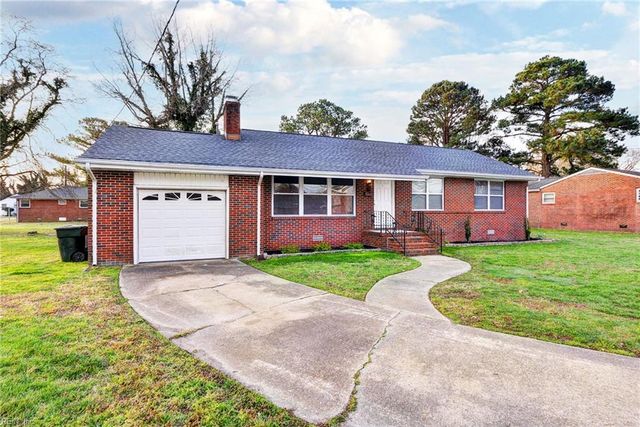 10 Whipple DR, Hampton, VA 23663