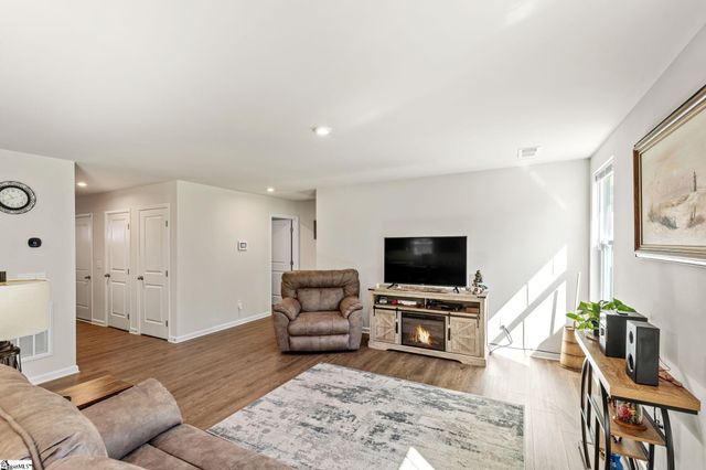 215 Highland Station Drive, Clinton, SC 29325