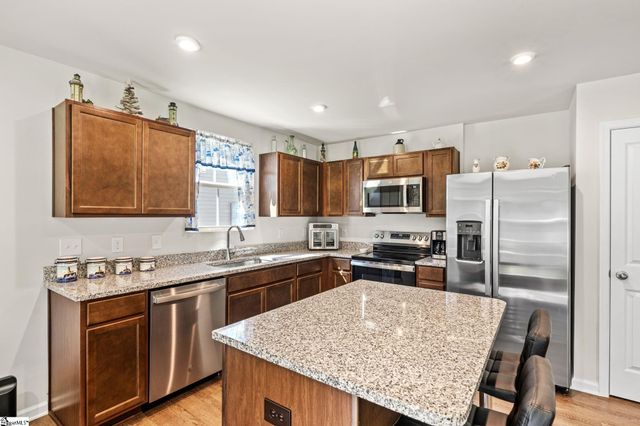 215 Highland Station Drive, Clinton, SC 29325