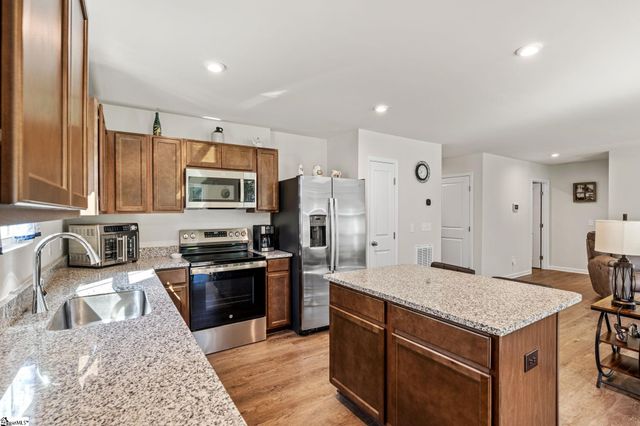 215 Highland Station Drive, Clinton, SC 29325