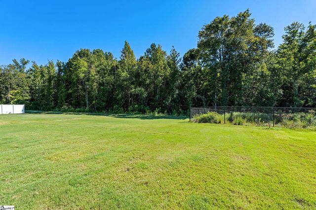 215 Highland Station Drive, Clinton, SC 29325