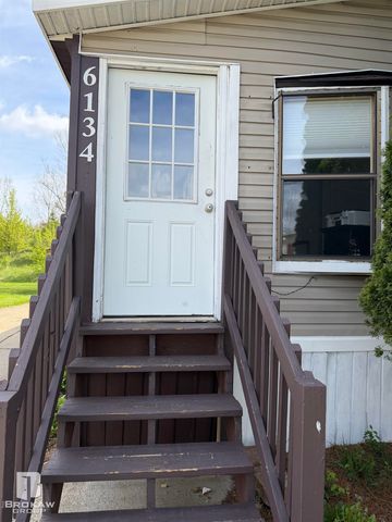 6134 E Bentwood Circle, White Lake, MI 48383
