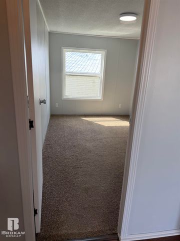 6134 E Bentwood Circle, White Lake, MI 48383