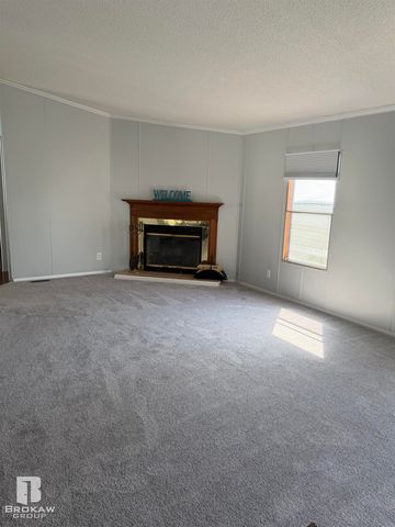 6134 E Bentwood Circle, White Lake, MI 48383