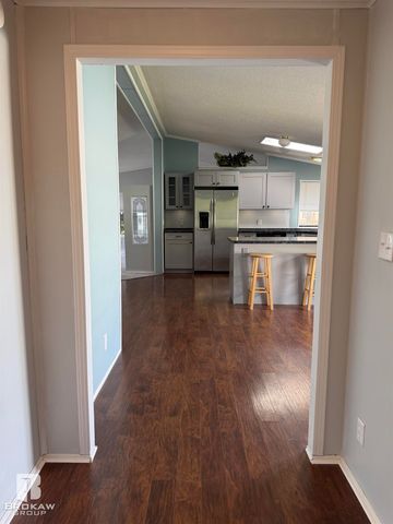 6134 E Bentwood Circle, White Lake, MI 48383