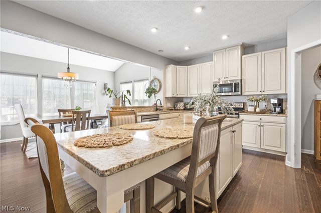 5549 Coverdale Way, Medina, OH 44256