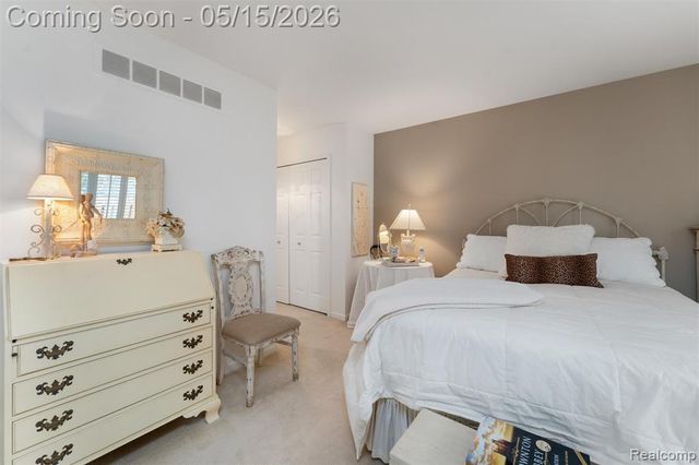 44500 Meadowcreek Lane, Canton, MI 48187