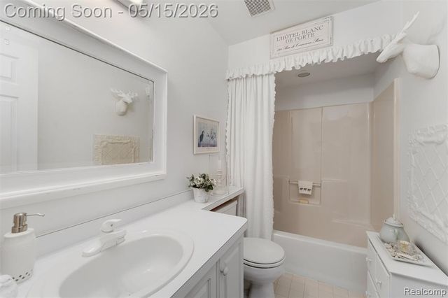 44500 Meadowcreek Lane, Canton, MI 48187