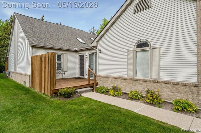 44500 Meadowcreek Lane, Canton, MI 48187