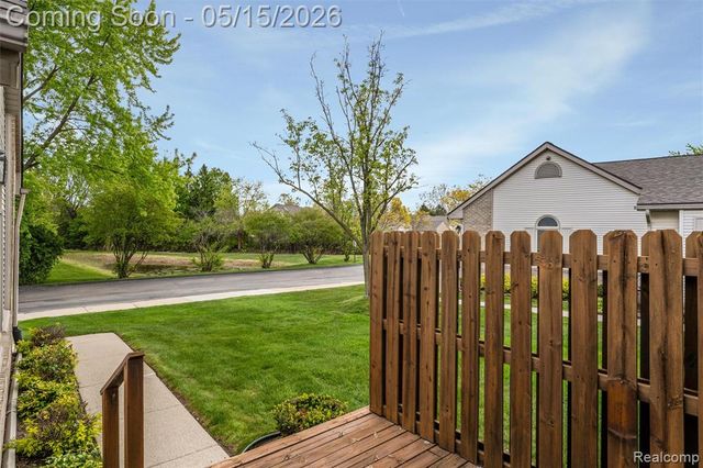44500 Meadowcreek Lane, Canton, MI 48187