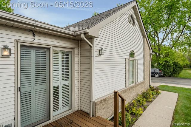 44500 Meadowcreek Lane, Canton, MI 48187