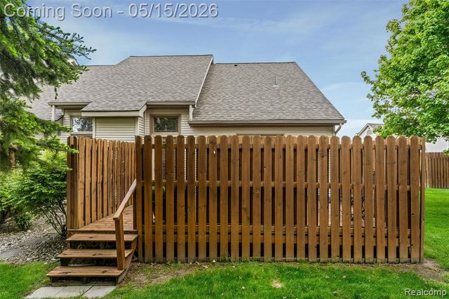 44500 Meadowcreek Lane, Canton, MI 48187