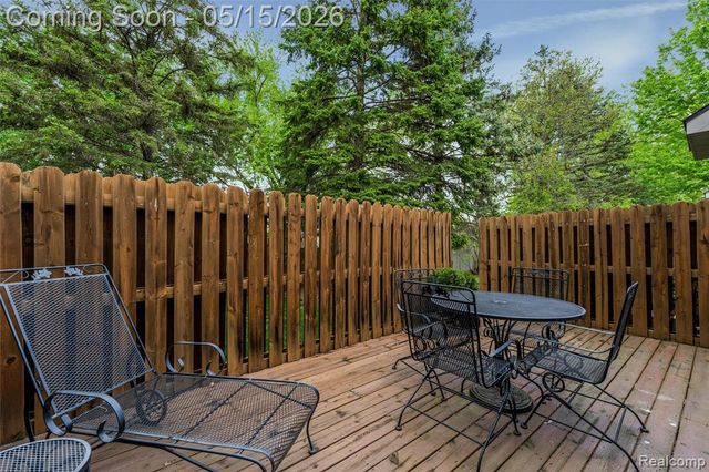 44500 Meadowcreek Lane, Canton, MI 48187