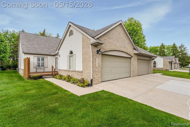 44500 Meadowcreek Lane, Canton, MI 48187