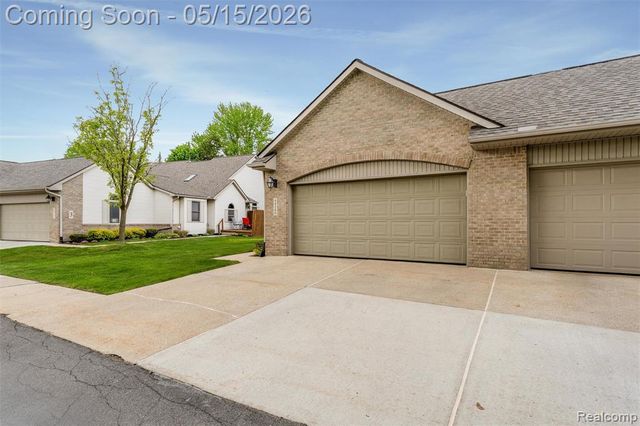 44500 Meadowcreek Lane, Canton, MI 48187