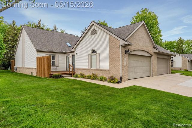 44500 Meadowcreek Lane, Canton, MI 48187
