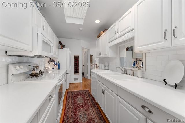 44500 Meadowcreek Lane, Canton, MI 48187