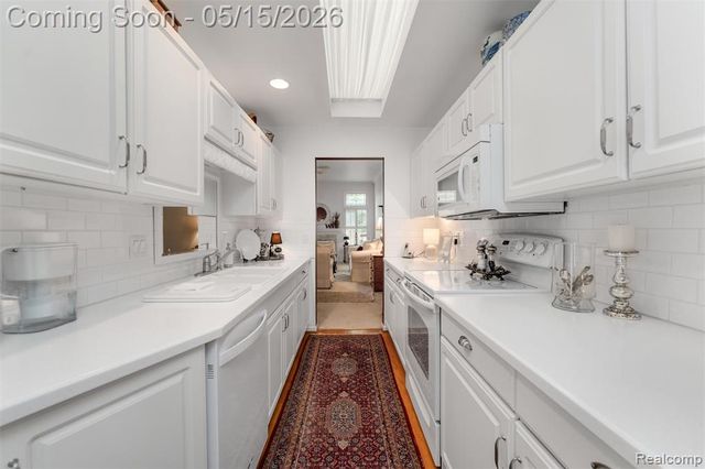 44500 Meadowcreek Lane, Canton, MI 48187
