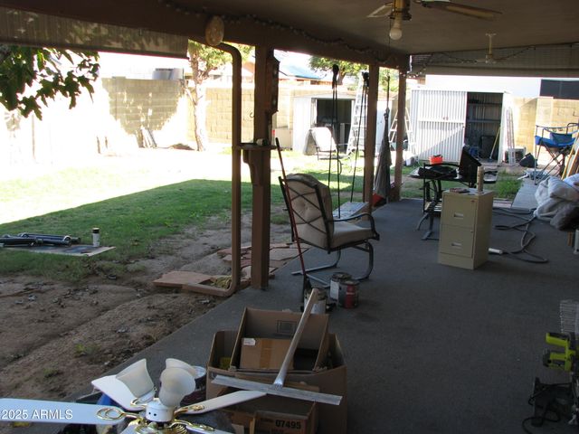 8736 W MICHELLE Drive, Peoria, AZ 85382